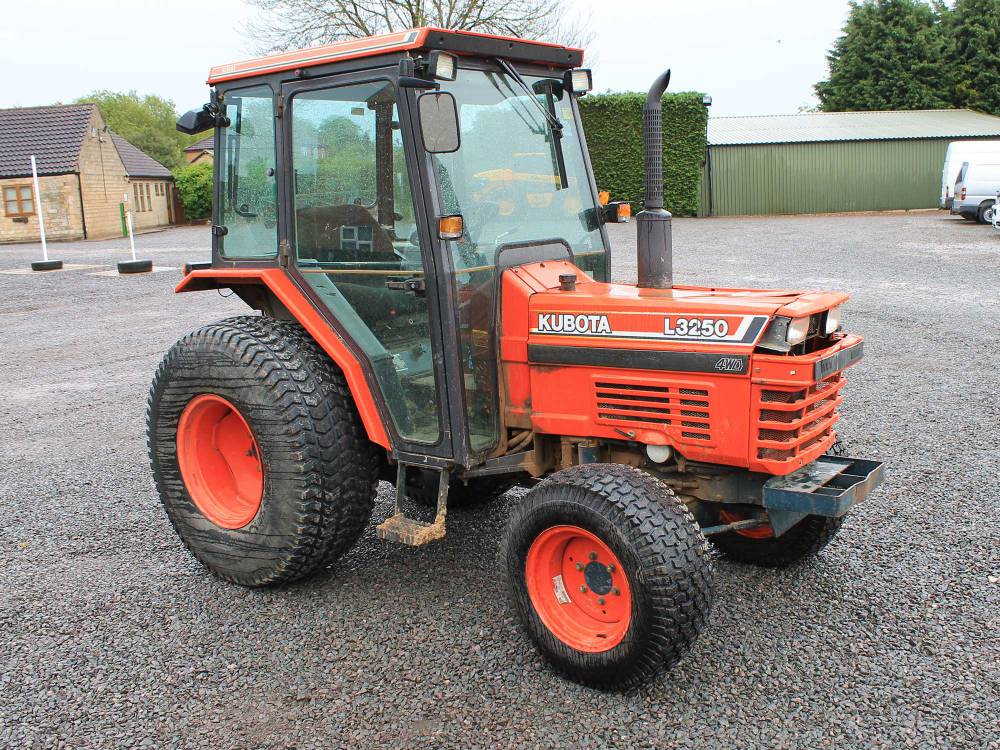 Kubota L3250 Tractor for Sale