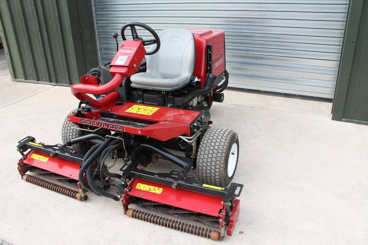 Toro 3100D Sidewinder Reelmaster for sale. This 3 cylinder mower is
